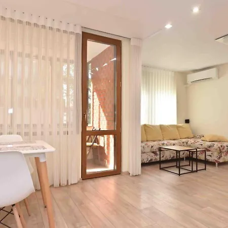 2bd Comfort First Floor Apartmán *